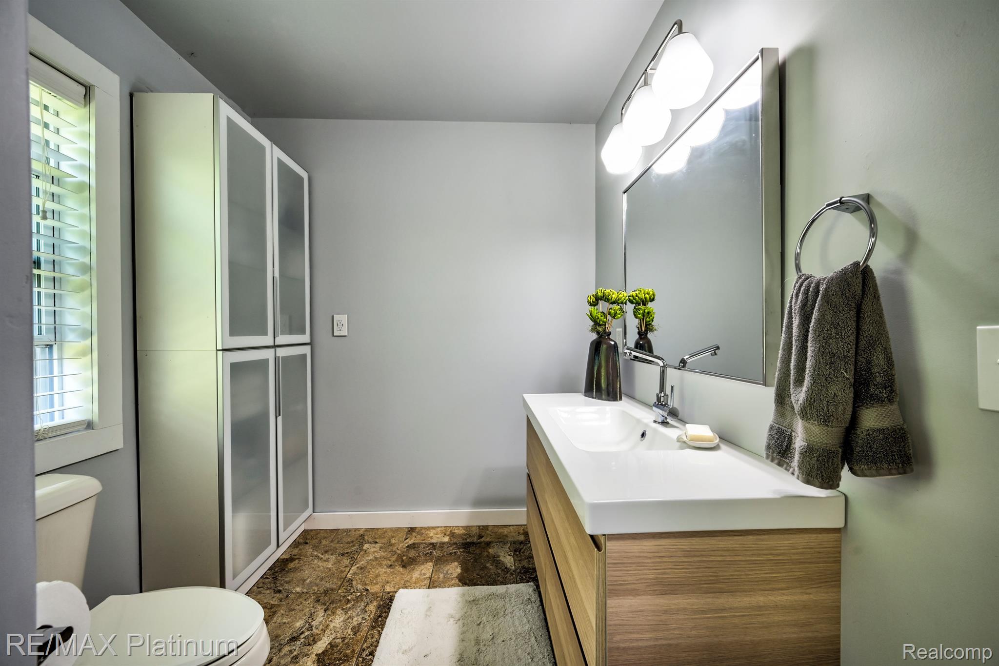 10488 Smith Road Gaines, MI 48436 - Photo 27 of 50 Full Bath