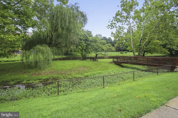 $369,900 | 10401 Grosvenor Place, Unit 501, Rockville, MD 20852