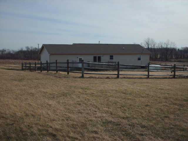 7095 Justus Road Southwest Stoutsville, OH 43154 - Photo 6 of 9