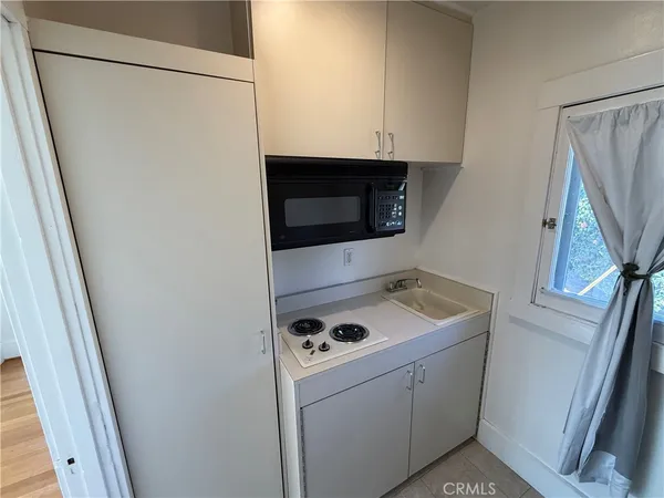 $1,995 | 940 Norumbega Drive, Monrovia, CA 91008