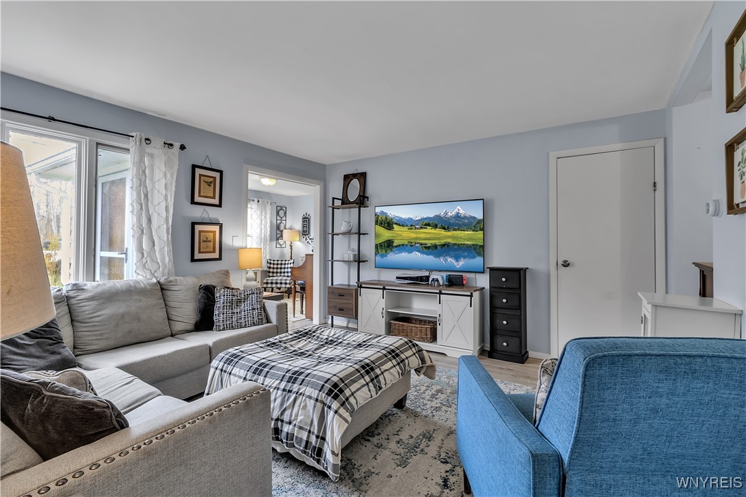 427 Herr Road Evans, NY 14006 - Photo 8 of 30 Living Room