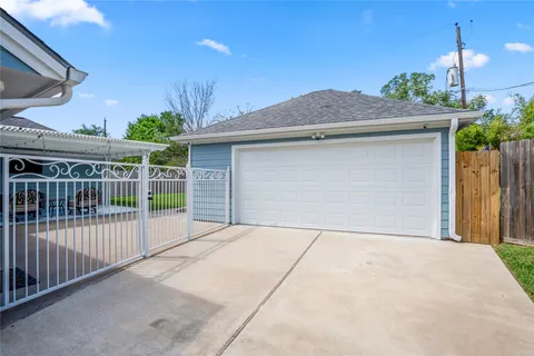 $535,000 | 1911 Stebbins Drive, Houston, TX 77043