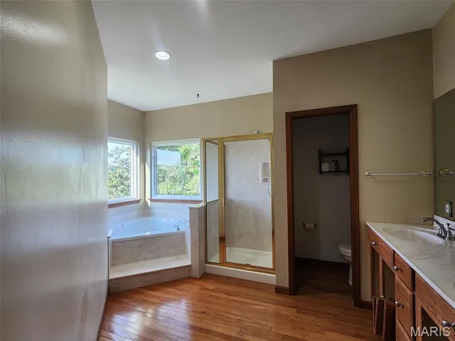 $649,900 | 51 Fox Hollow Lane, Eolia, MO 63344