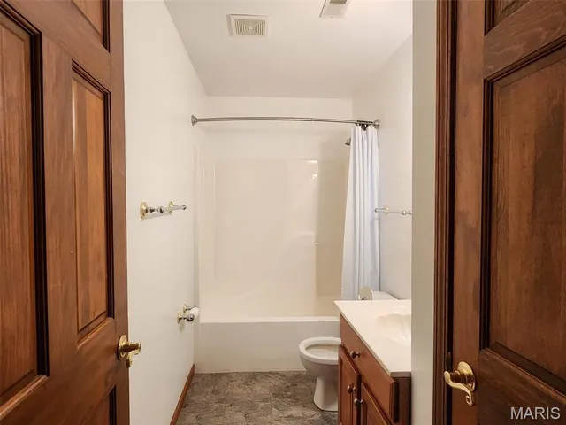 $649,900 | 51 Fox Hollow Lane, Eolia, MO 63344