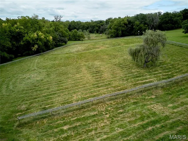 $649,900 | 51 Fox Hollow Lane, Eolia, MO 63344