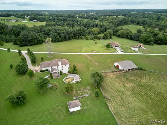 $649,900 | 51 Fox Hollow Lane, Eolia, MO 63344