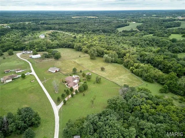 $649,900 | 51 Fox Hollow Lane, Eolia, MO 63344