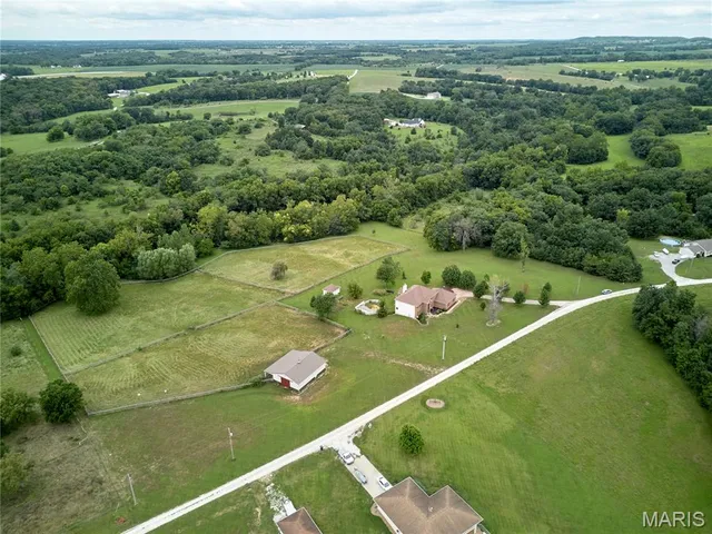 $649,900 | 51 Fox Hollow Lane, Eolia, MO 63344