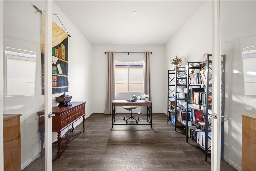 11855 Sagecrest Court Corona, CA 92883 - Photo 13 of 67