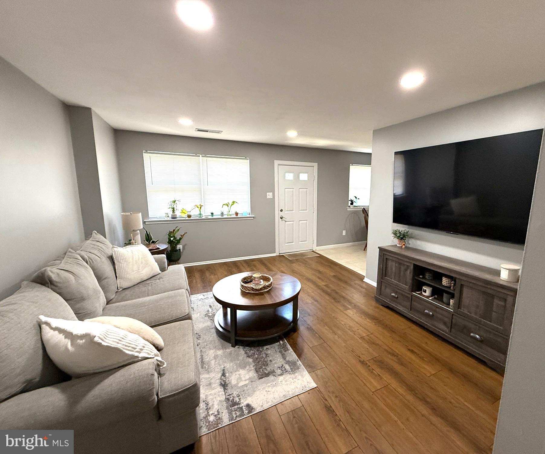 26 Forge Road Medford, NJ 08055 - Photo 2 of 27 Living room