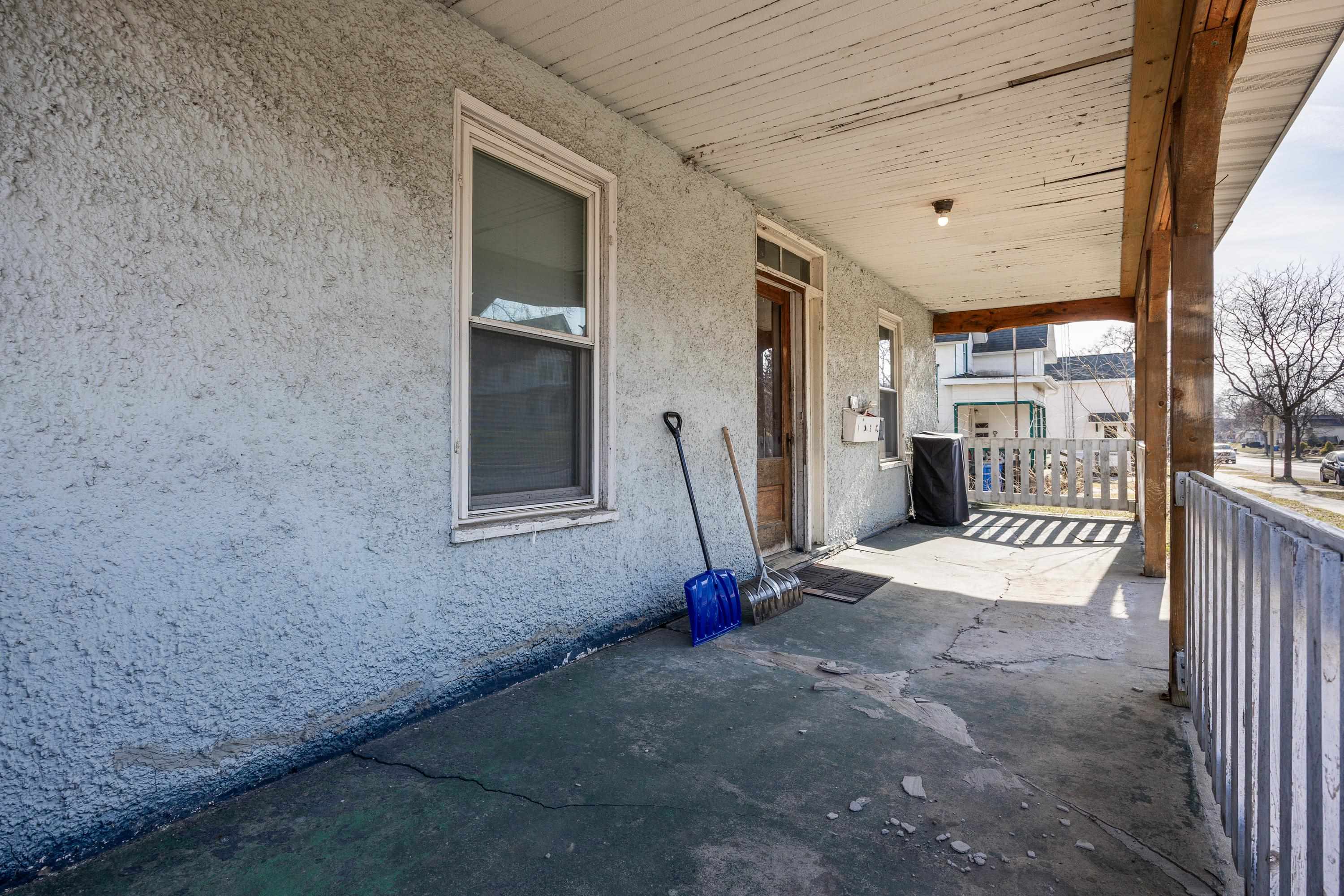 532 East Cook Street Portage, WI 53901 - Photo 2 of 24