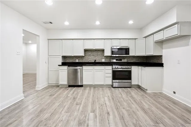 $2,150 | 3028 Lloyds Avenue, Chalmette, LA 70043