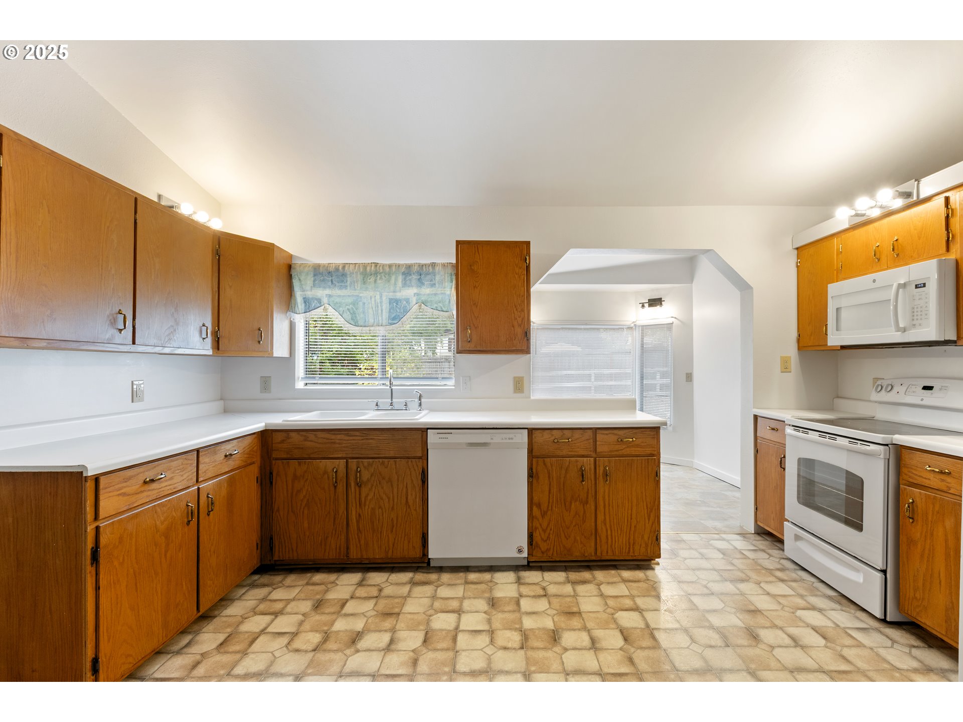 2414 Brockway Road Winston, OR 97496 - Photo 25 of 36