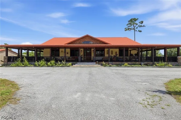 $1,400,000 | 842 Hunting Club Avenue, Clewiston, FL 33440