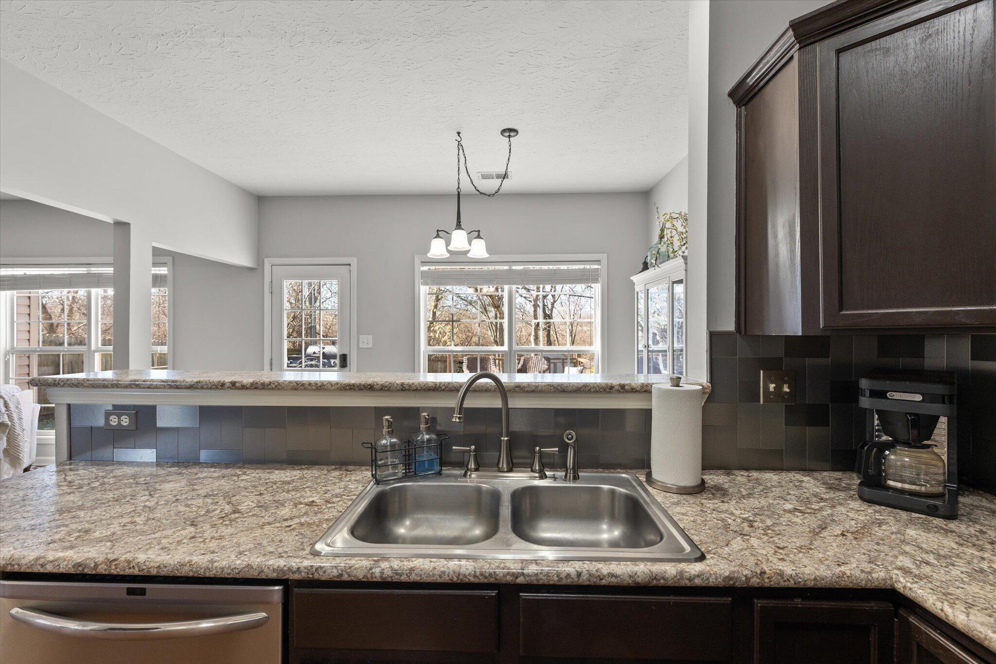 2137 Shaker Run Road Lexington, KY 40509 - Photo 15 of 35 13-6M3A0214
