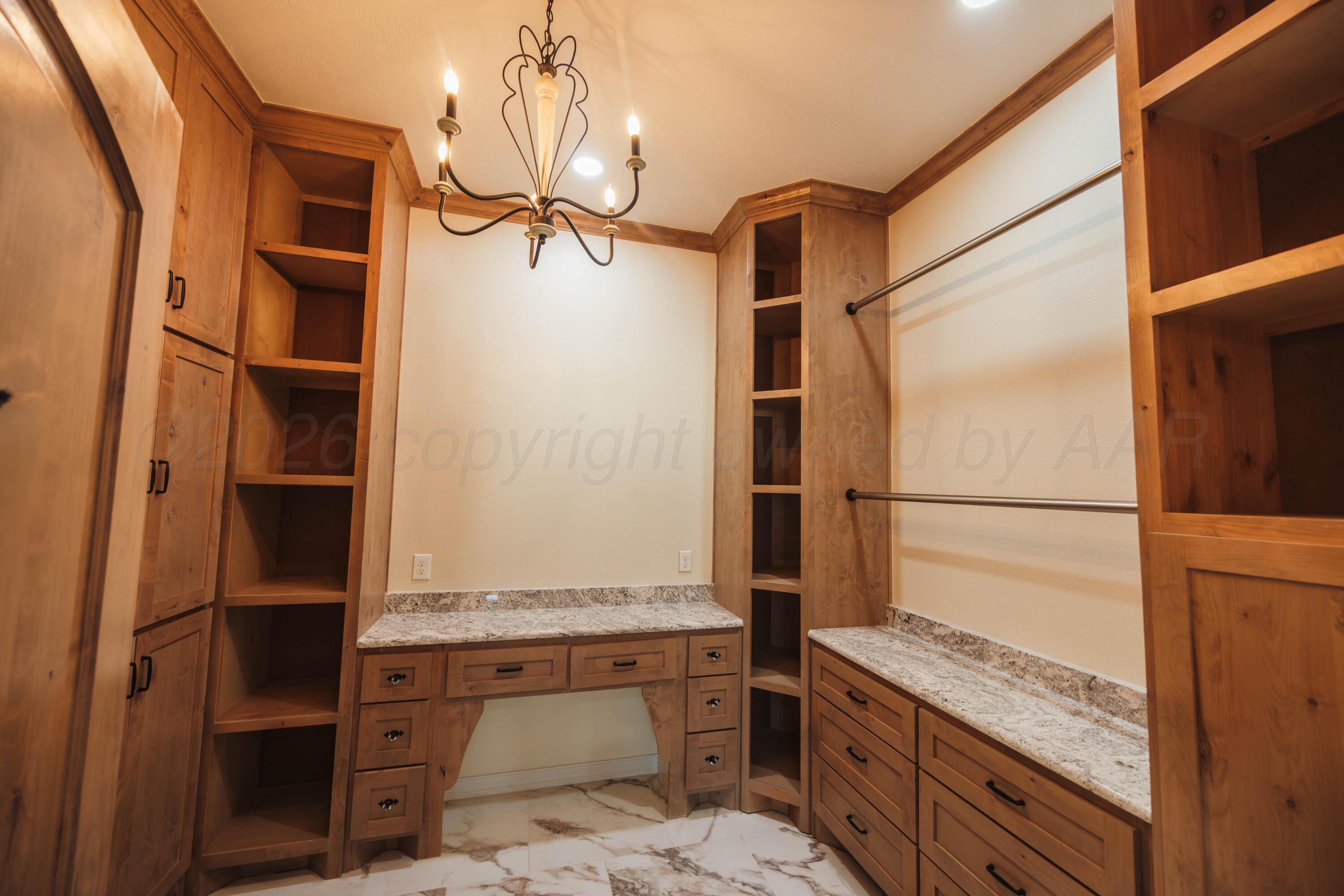 2009 Southwest 19th Avenue Perryton, TX 79070 - Photo 24 of 49 Master closet