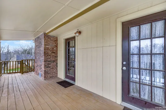 $950,000 | 217 West Driftwood Drive, Fredericksburg, TX 78624