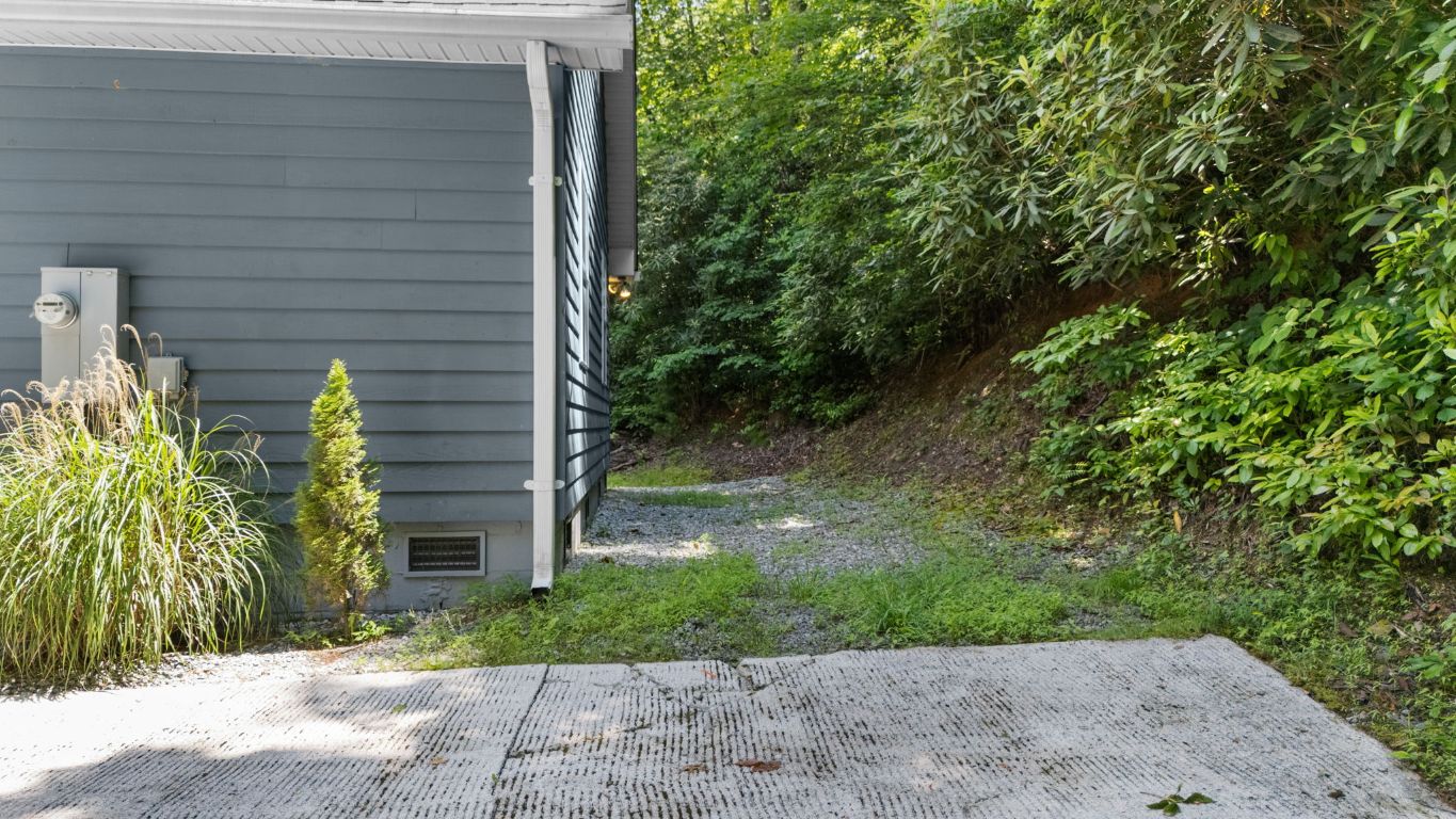 500 Walking Stick Road Highlands, NC 28741 - Photo 32 of 39 Gallery Image 32