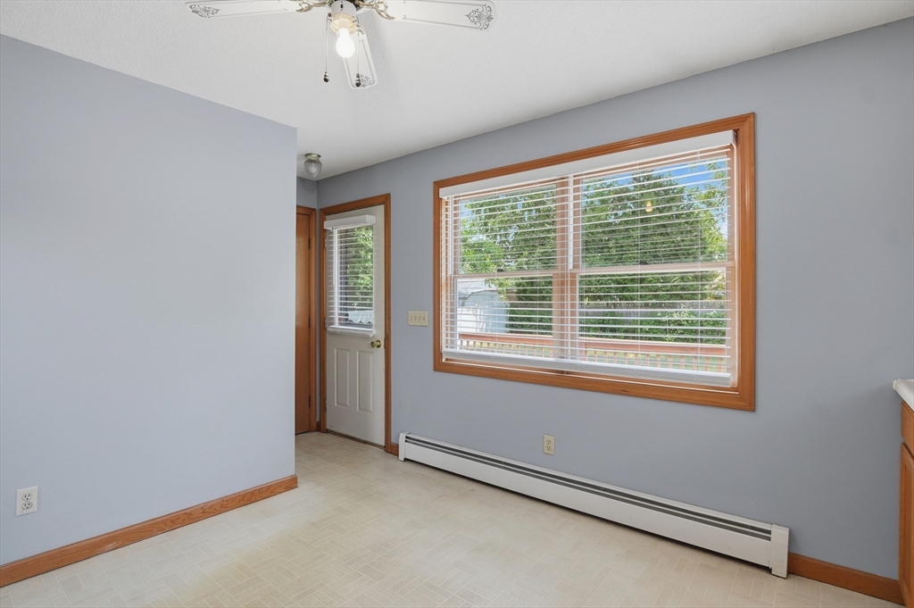 29 Rosella Street Springfield, MA 01118 - Photo 11 of 36