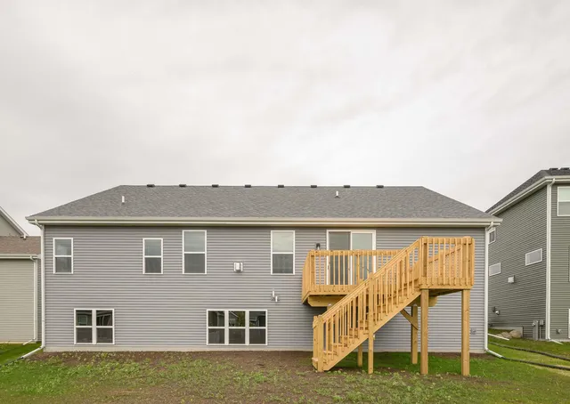 $589,900 | 520 Fox Den Drive, Oregon, WI 53575