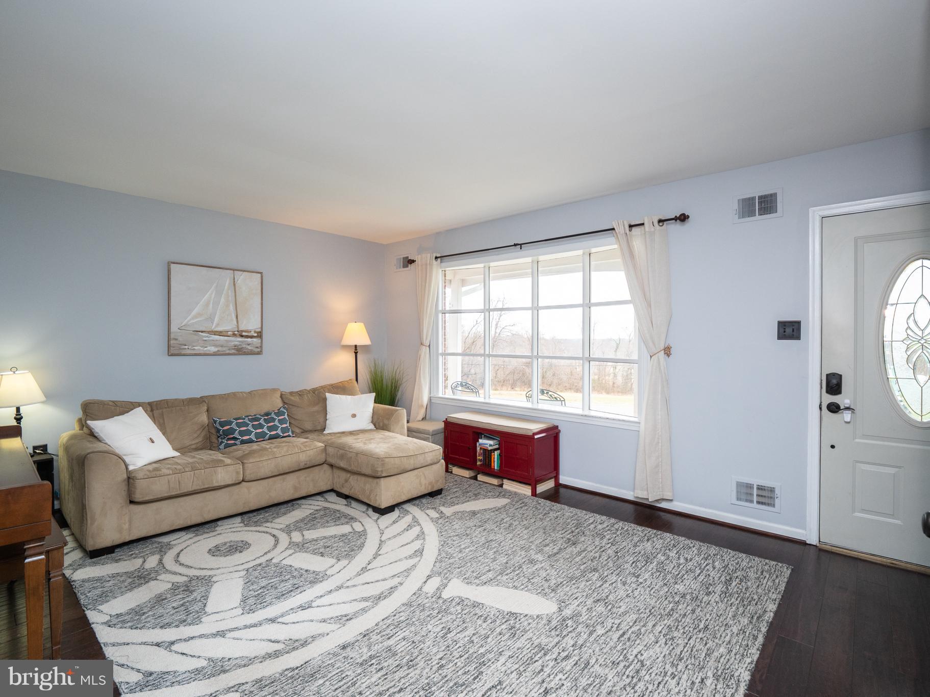 291 Deale Road Tracys Landing, MD 20779 - Photo 2 of 32 Living Room