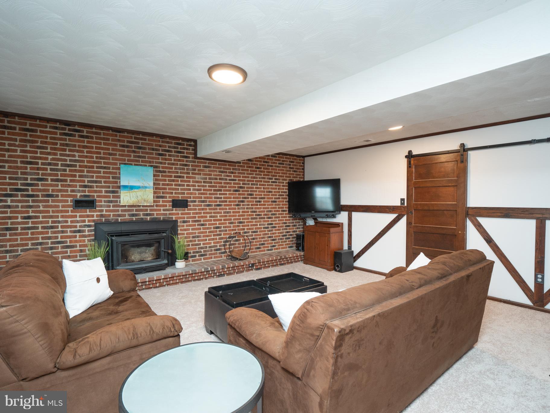 291 Deale Road Tracys Landing, MD 20779 - Photo 12 of 32 Family Room