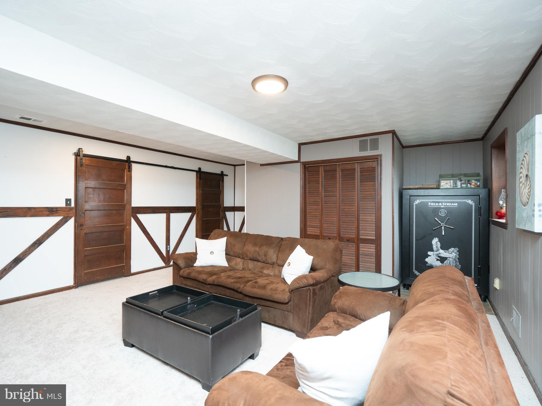 291 Deale Road Tracys Landing, MD 20779 - Photo 13 of 32 Family Room