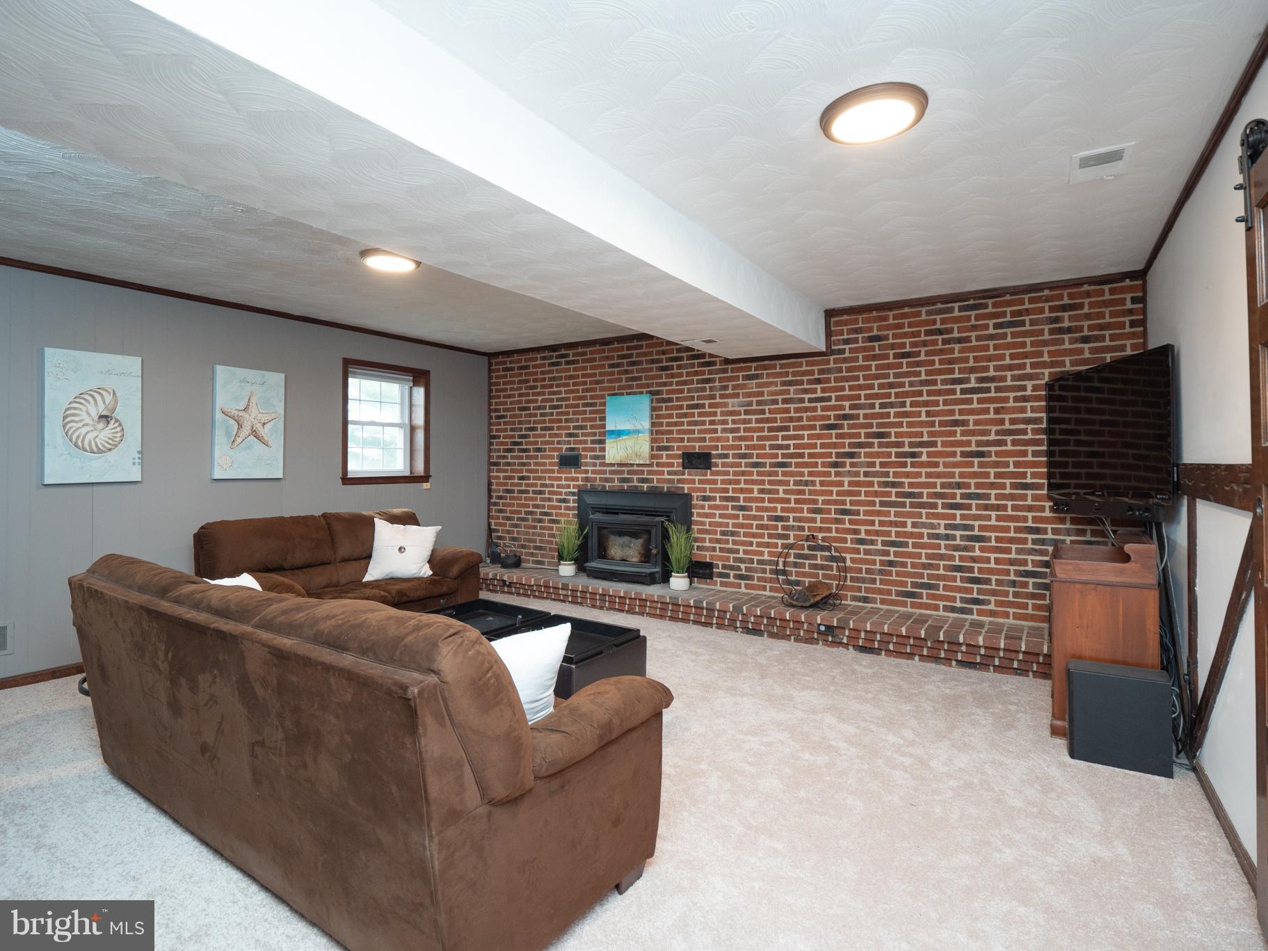 291 Deale Road Tracys Landing, MD 20779 - Photo 14 of 32 Family Room