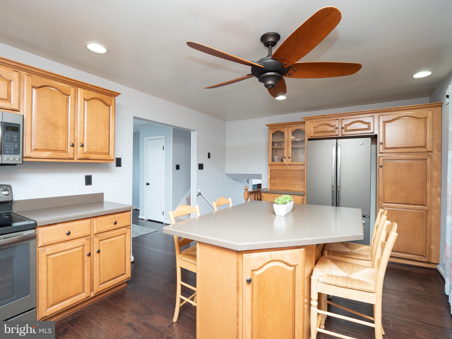 291 Deale Road Tracys Landing, MD 20779 - Photo 7 of 32 SS appliances in kitchen