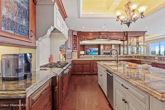 $5,750,000 | 2031 South Island Green Drive, Coeur D'Alene, ID 83814