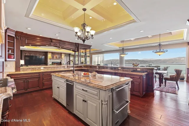 $5,750,000 | 2031 South Island Green Drive, Coeur D'Alene, ID 83814
