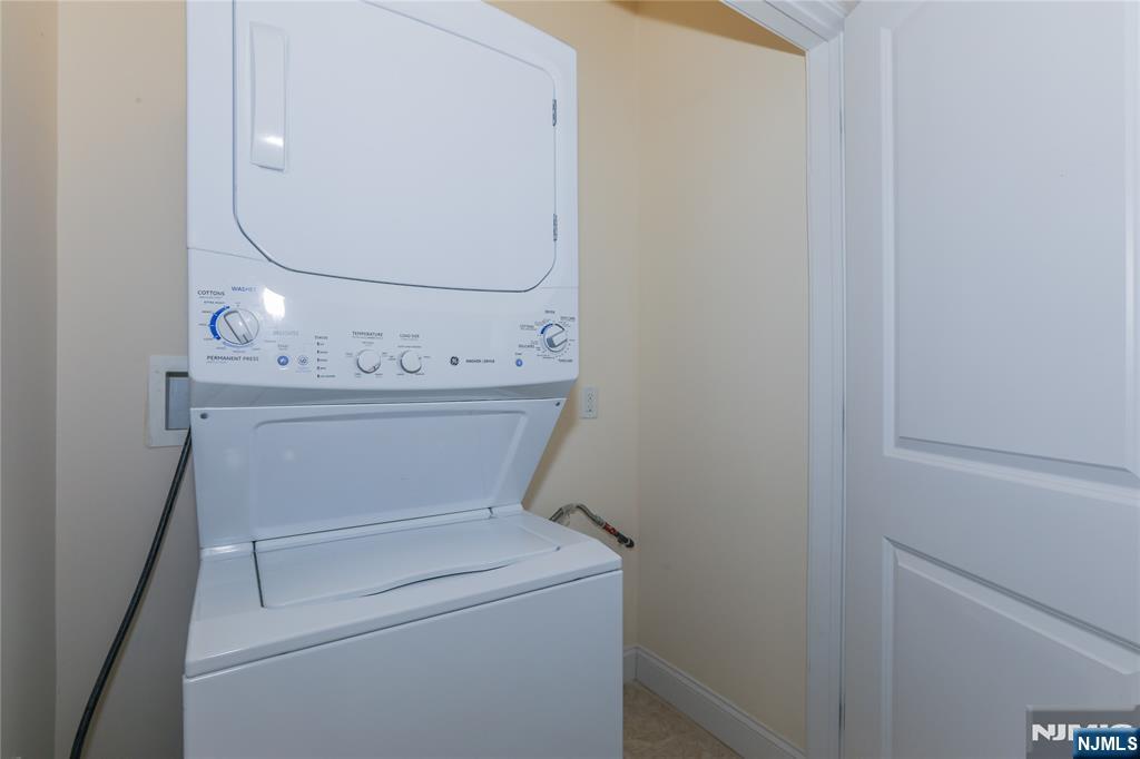 2 Main Street, Unit D404 Edgewater, NJ 07020 - Photo 8 of 18