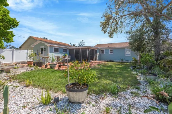 $325,000 | 1424 Pine Street, Clearwater, FL 33756