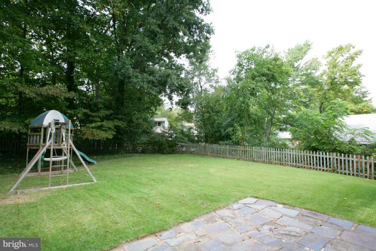 10810 Lombardy Road Silver Spring, MD 20901 - Photo 22 of 24 Yard