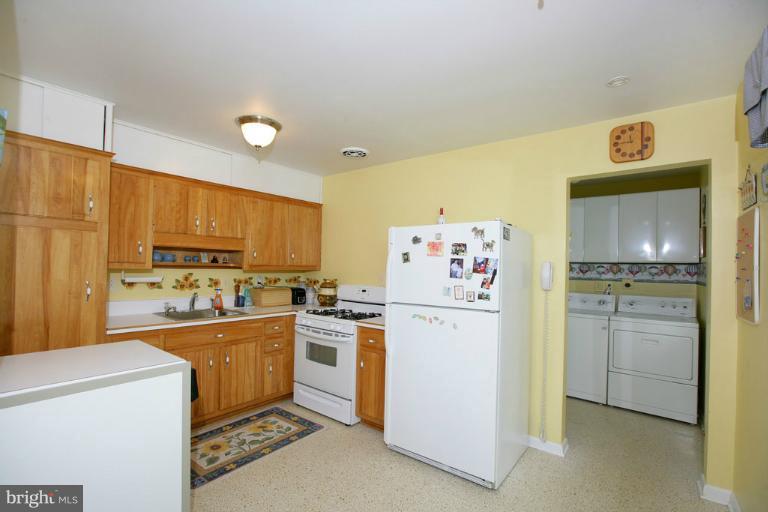 10810 Lombardy Road Silver Spring, MD 20901 - Photo 8 of 24 Kitchen