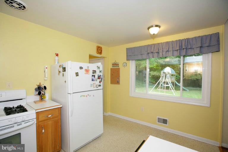 10810 Lombardy Road Silver Spring, MD 20901 - Photo 9 of 24 Kitchen