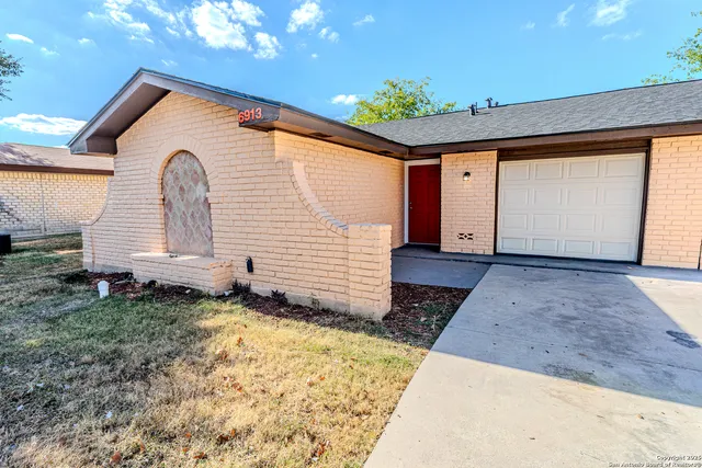 $1,500 | 6913 Forest Meadow Street, San Antonio, TX 78240