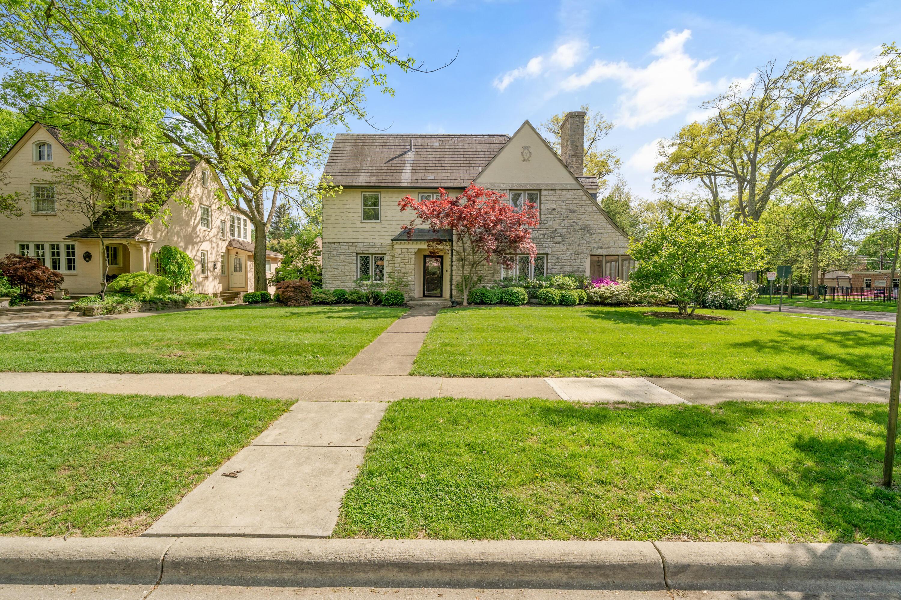 2389 Bryden Road Columbus, OH 43209 - Photo 3 of 90 DSC03051