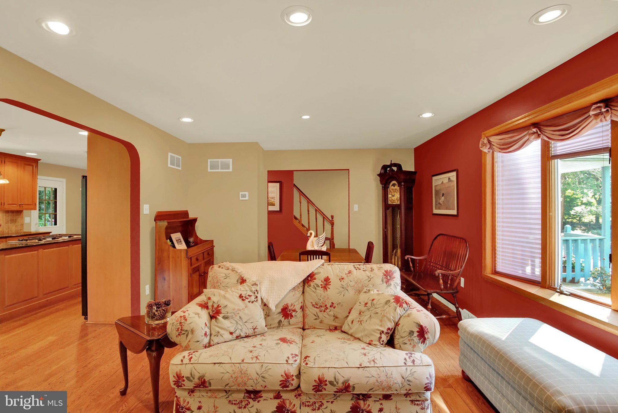 2010 Gross Road Pottstown, PA 19464 - Photo 22 of 62 Living Room