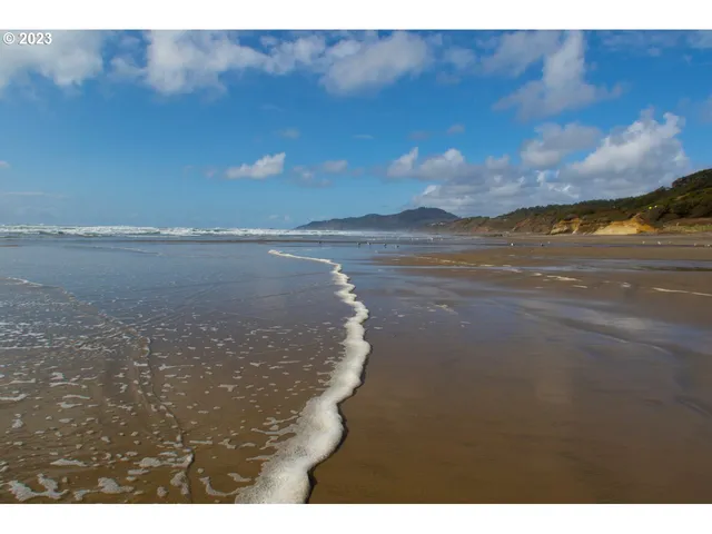 $585,000 | Hwy101 Moolack Shore, Newport, OR 97365