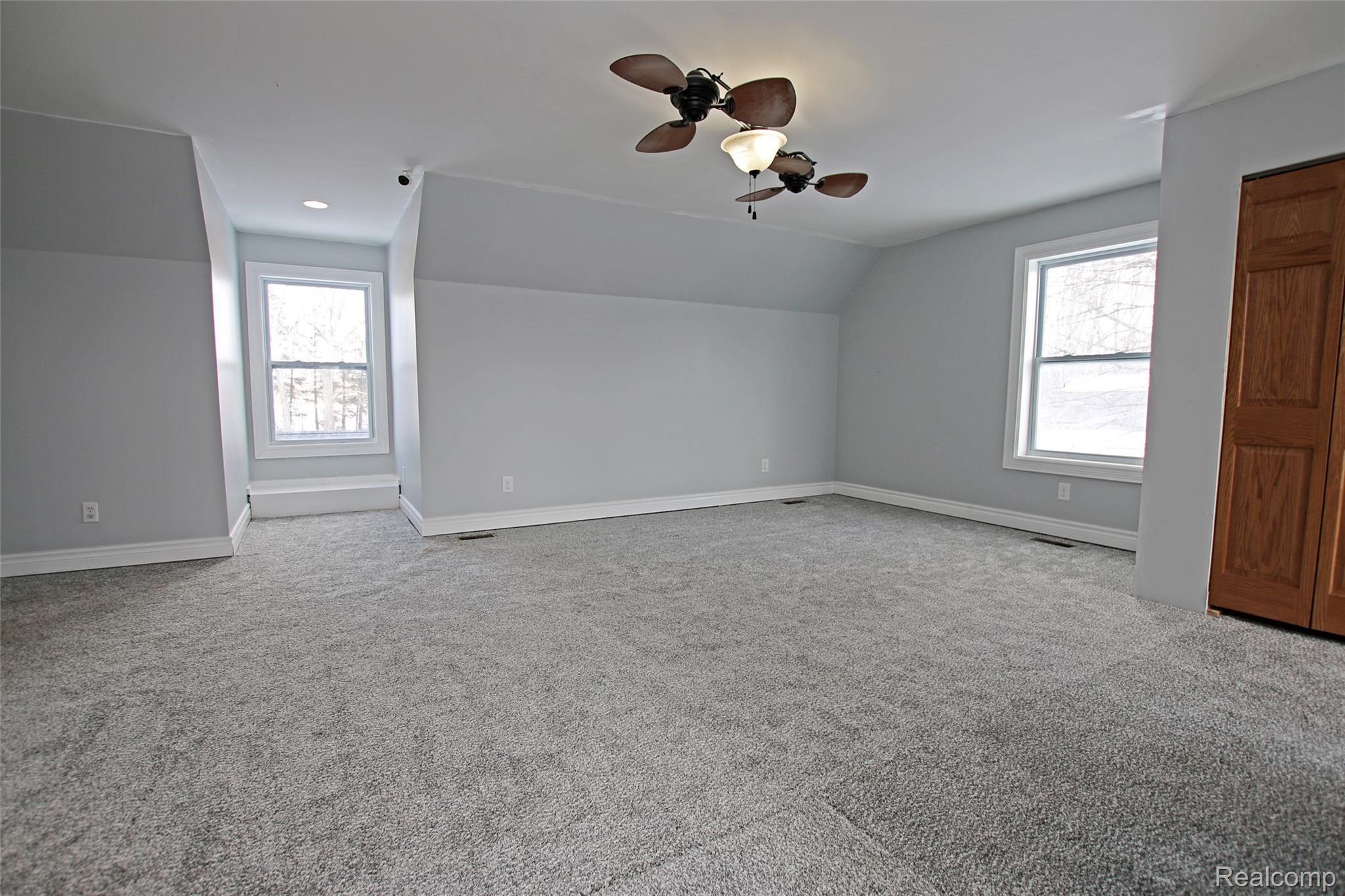 7393 East Carpenter Road Davison, MI 48423 - Photo 43 of 82 43) Upstairs Master Suite.jpg