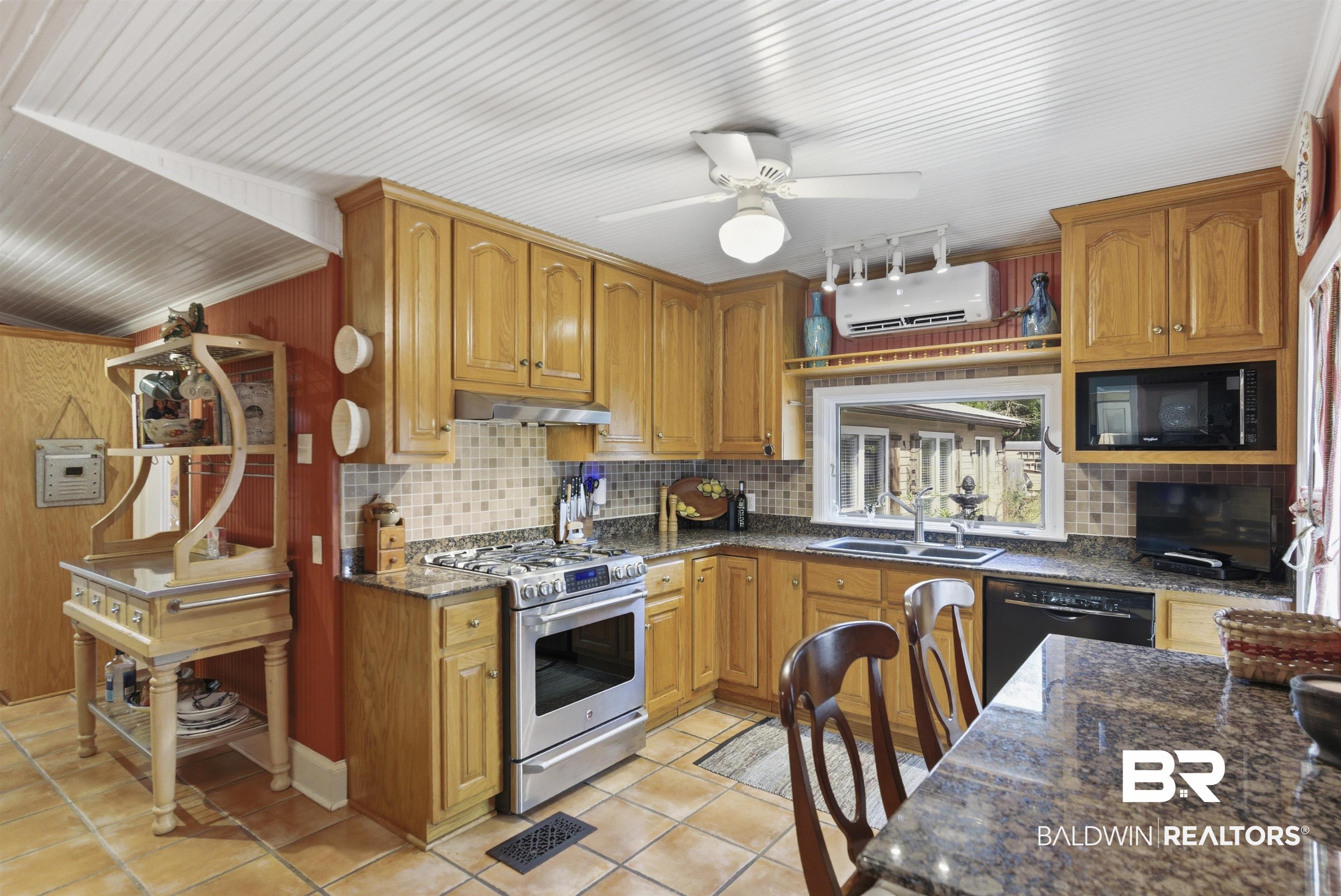 11560 Pioneer Road Theodore, AL 36582 - Photo 6 of 35