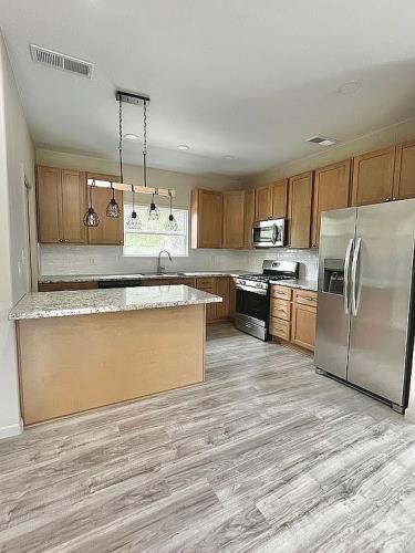 124 Johnson Street Barnesville, GA 30204 - Photo 7 of 13