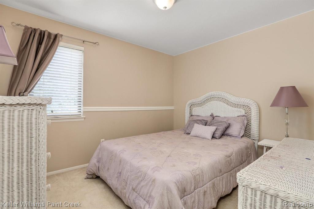 888 Hadley Road Rochester Hills, MI 48307 - Photo 18 of 25
