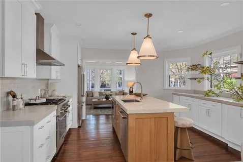 $1,650,000 | 19 Rhode Island Avenue, Providence, RI 02906