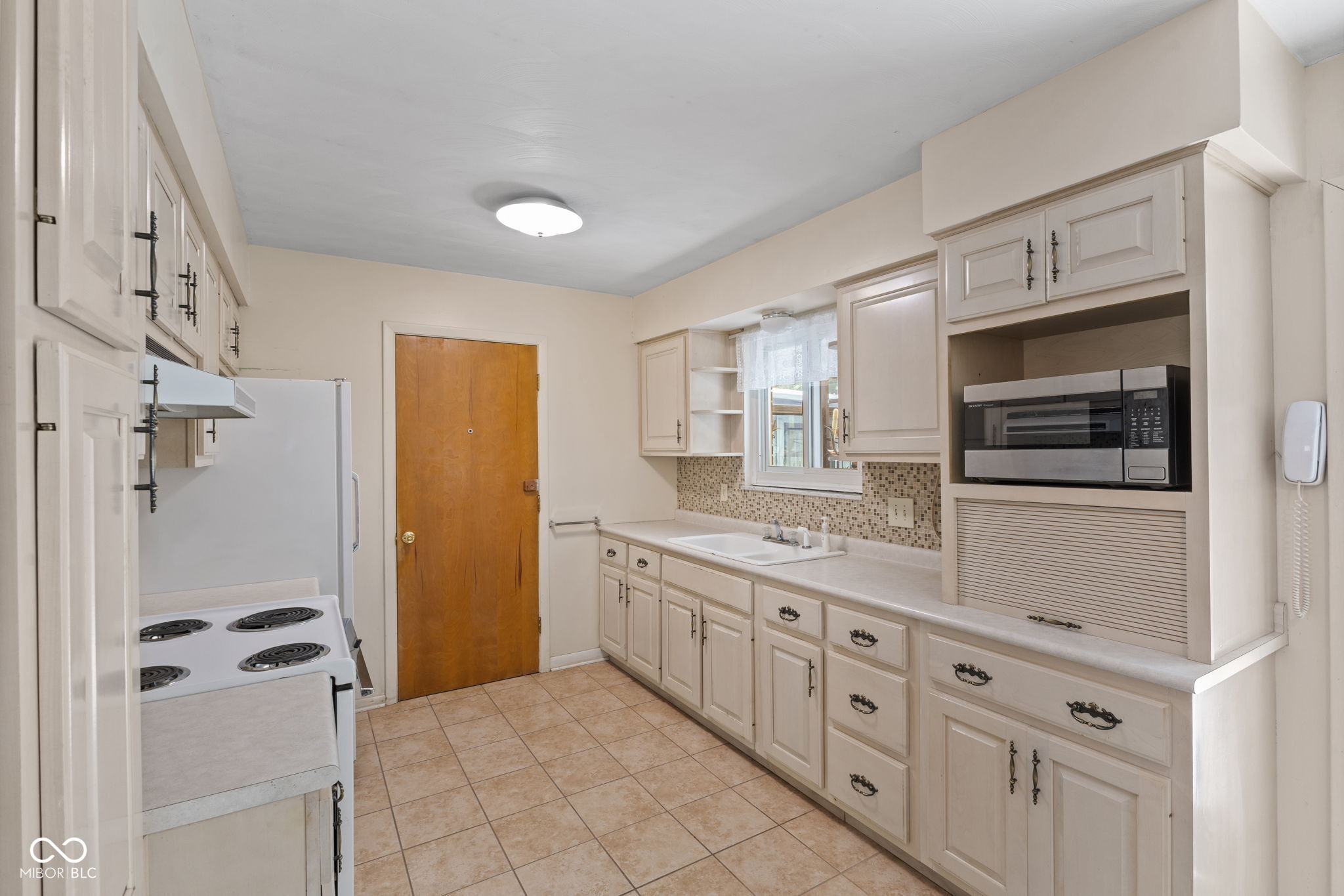 3555 Rahke Road Indianapolis, IN 46217 - Photo 12 of 34 Gallery Image 12