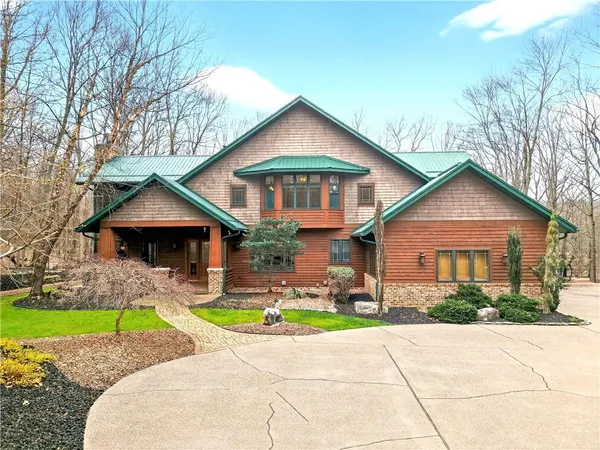 $1,299,000 | 132 Twin Oaks Lane, Trafford, PA 15085