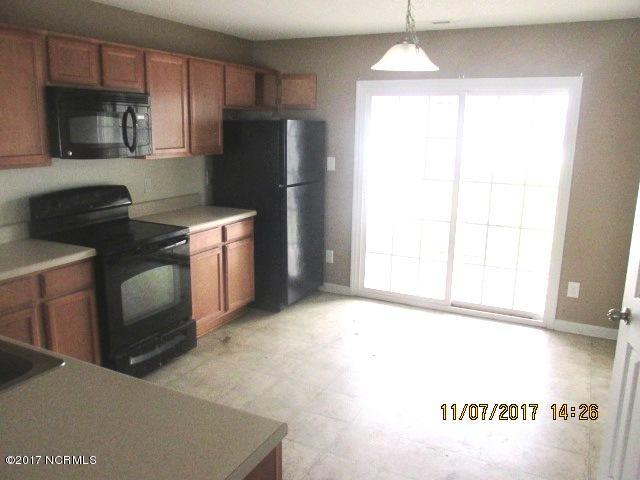 1002 Banister Loop Jacksonville, NC 28546 - Photo 2 of 10 1002 Banister Loop Kitchen