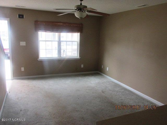 1002 Banister Loop Jacksonville, NC 28546 - Photo 3 of 10 1002 Banister Loop Living Room