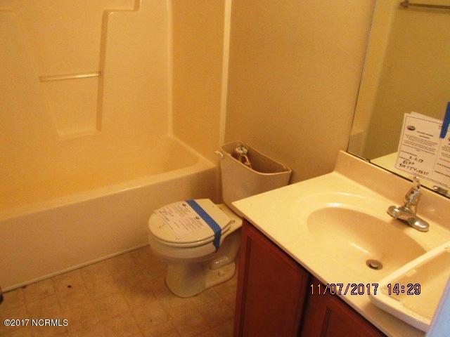 1002 Banister Loop Jacksonville, NC 28546 - Photo 6 of 10 1002 Banister Loop Bathroom